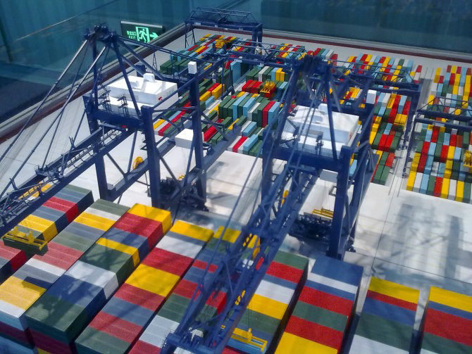 仙桃市港口集装箱堆场